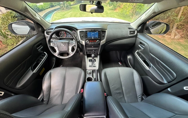 imagem-https://www.socarrao.com.br/sc-vehicle-images-prod/4173021/1790621182186-V2hhdHNBcHAgSW1hZ2UgMjAyNi0wOS0yNCBhdCAxNS4yMC4yMyAoOCkuanBlZw.jpeg