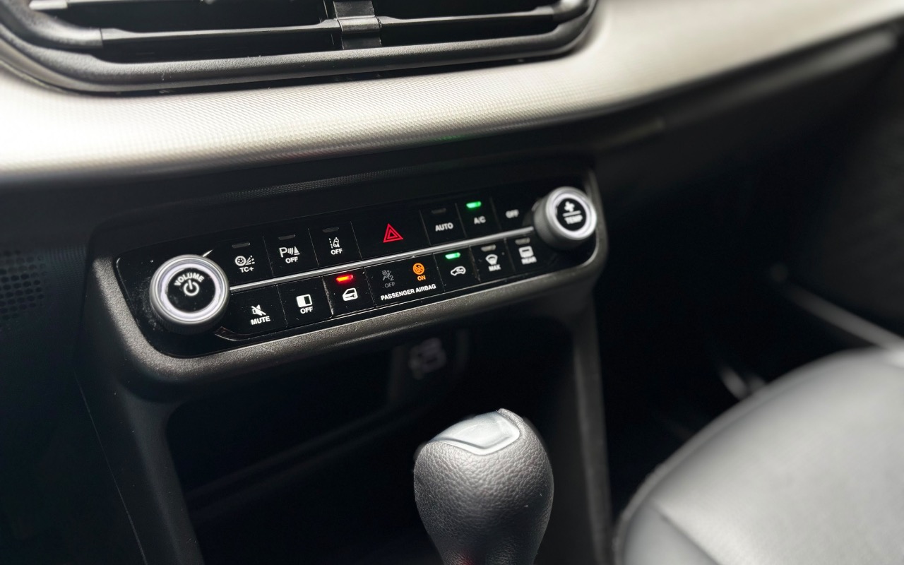 imagem-https://www.socarrao.com.br/sc-vehicle-images-prod/4173282/1790621289644-YTE3OTRmZDgtZTlhNi00YzQzLTllOTktNjNjOGVhY2ViZDU2LmpwZWc.jpeg