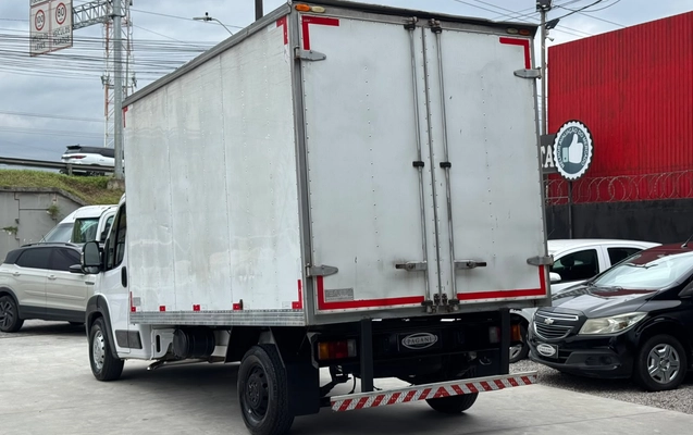 imagem-https://www.socarrao.com.br/sc-vehicle-images-prod/4173329/1790621552019-003_196c521789b7c02e91c51aac0a0163b4.jpg