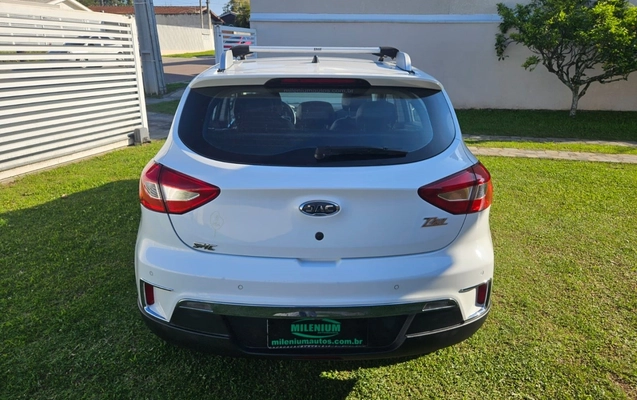 imagem-https://www.socarrao.com.br/sc-vehicle-images-prod/4173468/1790621682349-9_114502.jpg