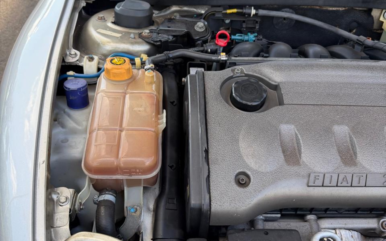 imagem-https://www.socarrao.com.br/sc-vehicle-images-prod/4173490/1790621823740-V2hhdHNBcHAgSW1hZ2UgMjAyNi0wOS0yOCBhdCAxNS41Mi4yOCAoMikuanBlZw.jpeg
