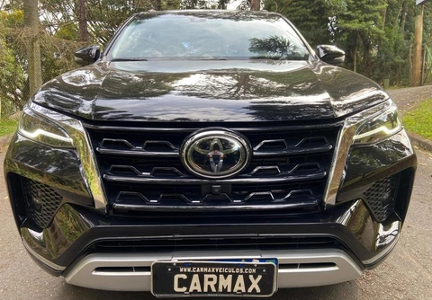 Toyota Hilux SW4 2022 Preto — foto 1 de 3