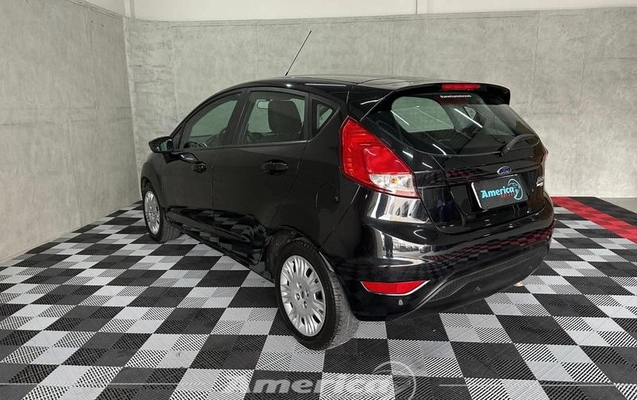imagem-https://www.socarrao.com.br/sc-vehicle-images-prod/4173894/1790622870192-8486218_15_B_6d47a4119e.jpeg