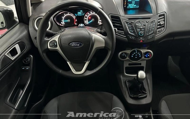 imagem-https://www.socarrao.com.br/sc-vehicle-images-prod/4173894/1790622870193-8486218_3_B_7aed238203.jpeg