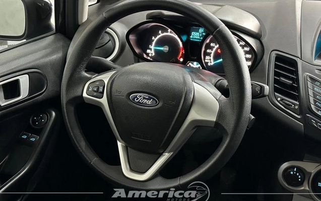 imagem-https://www.socarrao.com.br/sc-vehicle-images-prod/4173894/1790622870193-8486218_6_B_94b4742fa2.jpeg