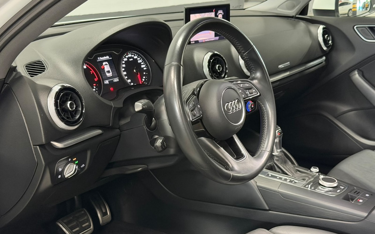 imagem-https://www.socarrao.com.br/sc-vehicle-images-prod/4173914/1790622992684-V2hhdHNBcHAgSW1hZ2UgMjAyNi0wOS0yNSBhdCAxOS41Ny4xMyAoMSkuanBlZw.jpeg