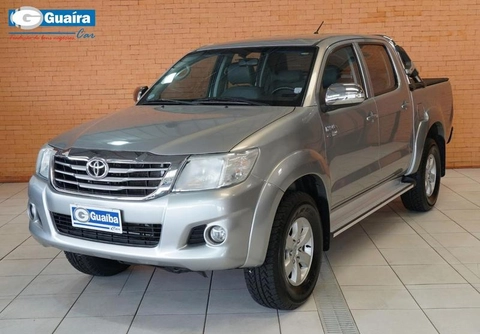 Toyota Hilux 2015 Prata — foto 1 de 3