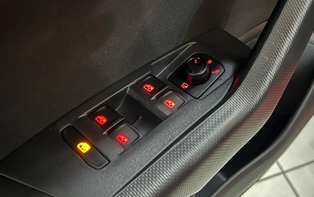 imagem-https://www.socarrao.com.br/sc-vehicle-images-prod/4174020/1791043886938-8519985_14_B_97e9ccac6d.jpeg