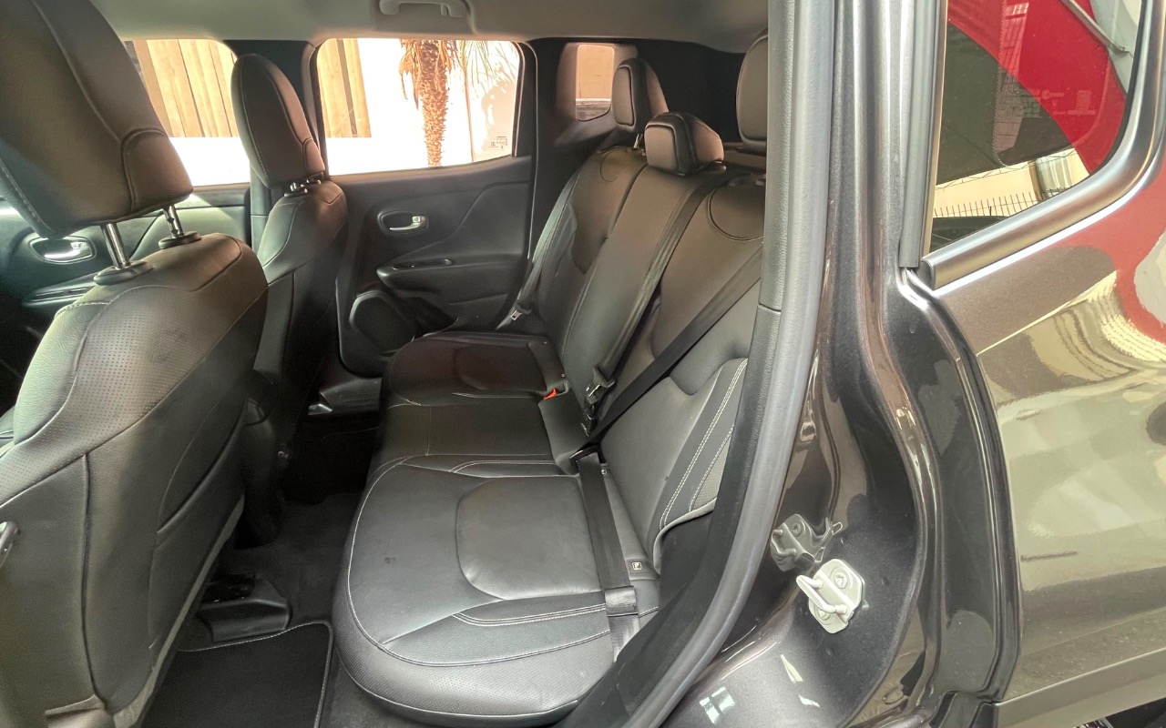 imagem-https://www.socarrao.com.br/sc-vehicle-images-prod/4174247/1790623679974-ZTI0ZDc2OGQtYTgwMi00OTEwLWI2ZTYtNDllOTMzNTY0YWNiLmpwZWc.jpeg