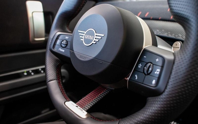 imagem-https://www.socarrao.com.br/sc-vehicle-images-prod/4174303/1791560122102-8516104_28_B_c74c4f22d8.jpeg