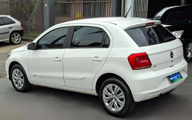 imagem-https://www.socarrao.com.br/sc-vehicle-images-prod/4174652/1790624655321-8485242_6_B_ea7add6cdf.jpeg