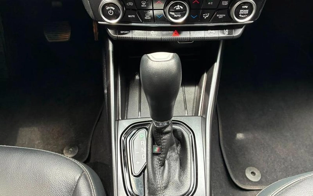 imagem-https://www.socarrao.com.br/sc-vehicle-images-prod/4174659/1790785161393-8521369_13_B_2a11cc6411.jpeg