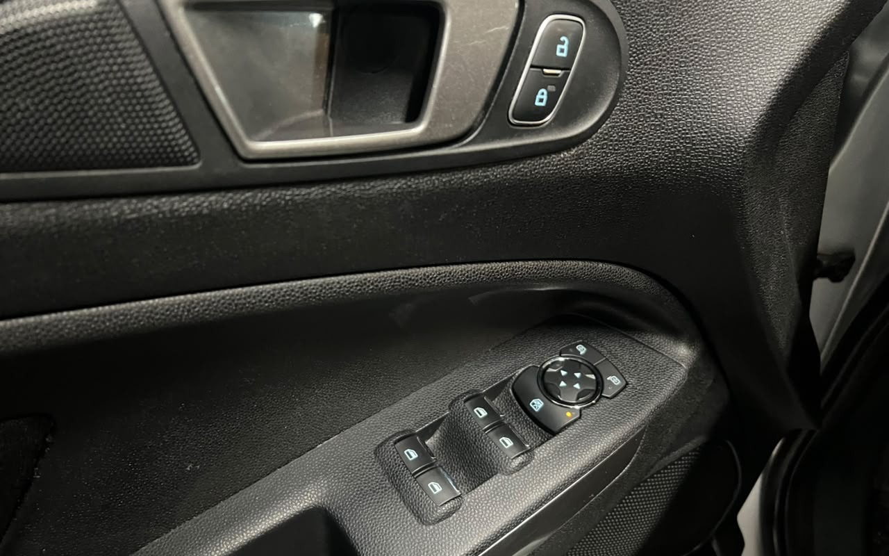 imagem-https://www.socarrao.com.br/sc-vehicle-images-prod/4174792/1790625121122-V2hhdHNBcHAgSW1hZ2UgMjAyNi0wOS0yNSBhdCAyMC4zOC4zMSAoNCkuanBlZw.jpeg