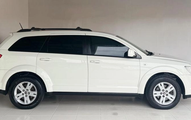 imagem-https://www.socarrao.com.br/sc-vehicle-images-prod/4175074/1790625714764-8462322_4_B_a5d7ad4fb6.jpeg