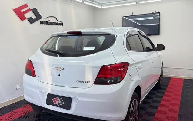 imagem-https://www.socarrao.com.br/sc-vehicle-images-prod/4175135/1790625909139-8516419_0_B_d976b11e23.jpeg