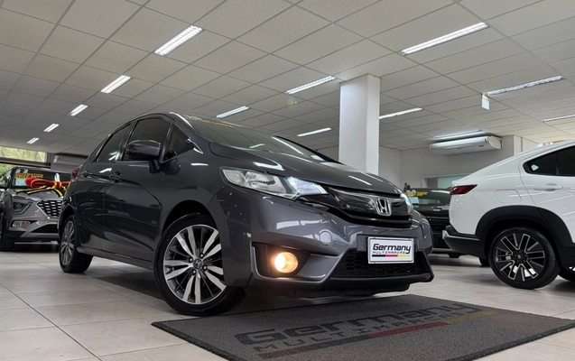 imagem-https://www.socarrao.com.br/sc-vehicle-images-prod/4175231/1791308569541-e9130017bf4e4ed987d81fa175a96382_1791307113614.jpg