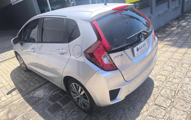 imagem-https://www.socarrao.com.br/sc-vehicle-images-prod/4175788/1792005707818-8522356_3_B_e03ed58cf5.jpeg