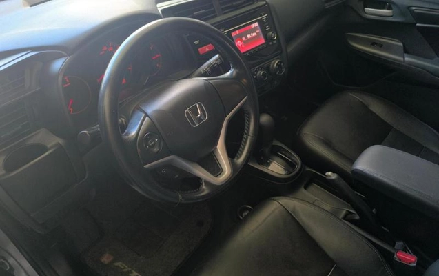 imagem-https://www.socarrao.com.br/sc-vehicle-images-prod/4175788/1792005707824-8522356_6_B_cafa6fc0b0.jpeg