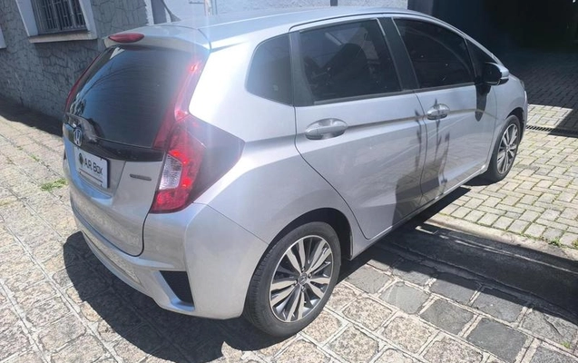imagem-https://www.socarrao.com.br/sc-vehicle-images-prod/4175788/1792005707833-8522356_10_B_12932ddd4e.jpeg