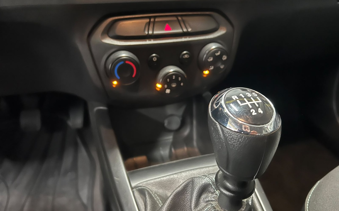 imagem-https://www.socarrao.com.br/sc-vehicle-images-prod/4175905/1790627191031-V2hhdHNBcHAgSW1hZ2UgMjAyNi0wOS0yNSBhdCAyMi4zMC4xMiAoNSkuanBlZw.jpeg