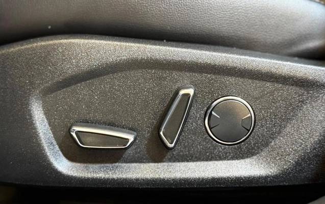imagem-https://www.socarrao.com.br/sc-vehicle-images-prod/4176245/1790628101384-8505322_13_B_bc61acd77e.jpeg