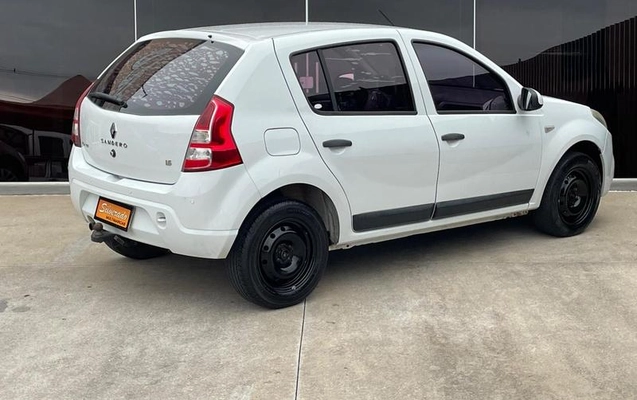 imagem-https://www.socarrao.com.br/sc-vehicle-images-prod/4176265/1790628200889-8520526_13_B_a3b51bd9db.jpeg