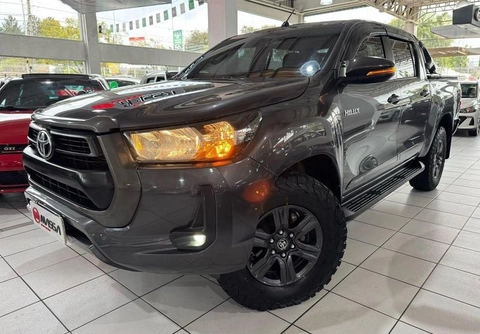 Toyota Hilux 2021 Cinza — foto 1 de 3
