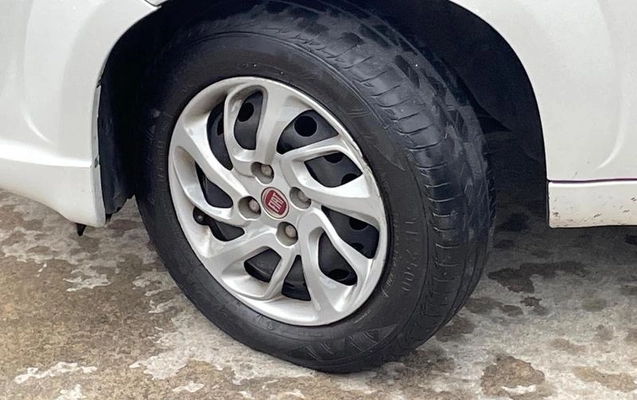 imagem-https://www.socarrao.com.br/sc-vehicle-images-prod/4176353/1790628313931-8515984_14_B_6be153468a.jpeg