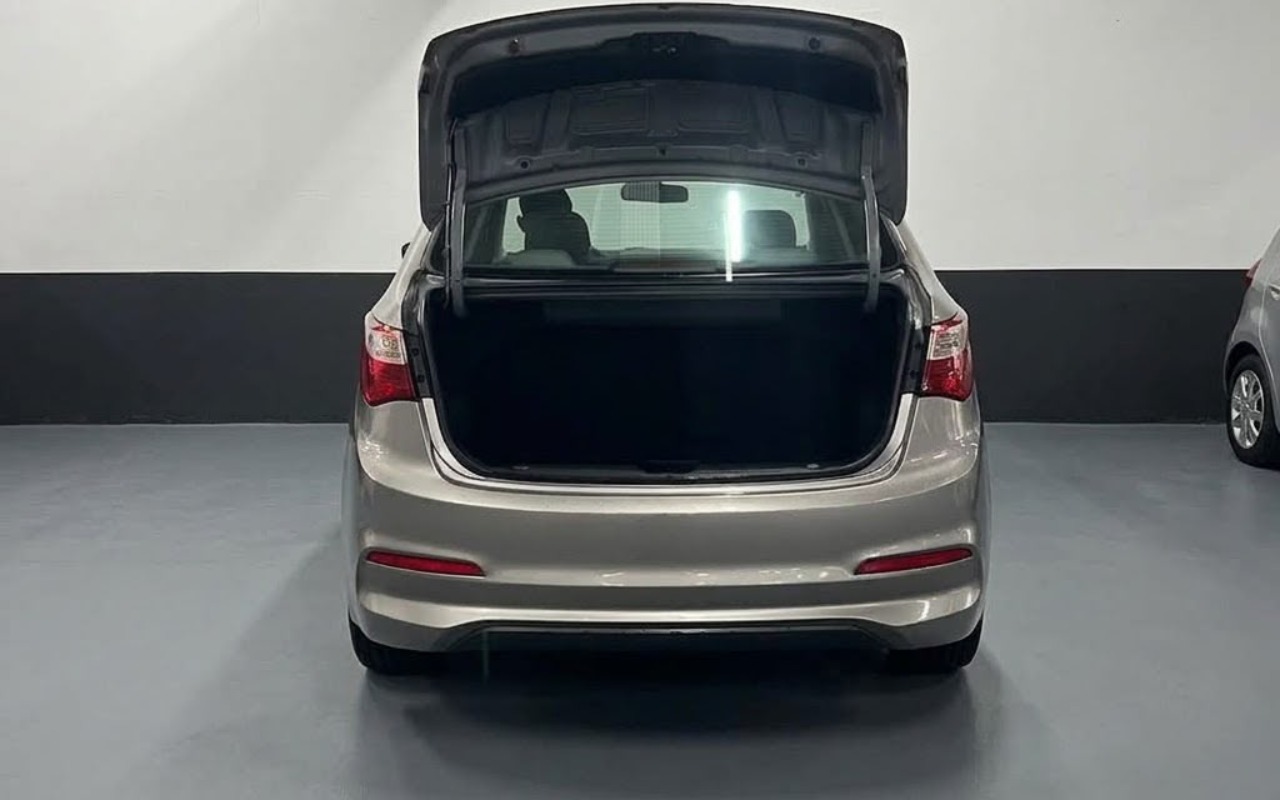 imagem-https://www.socarrao.com.br/sc-vehicle-images-prod/4176422/1790628549127-V2hhdHNBcHAgSW1hZ2UgMjAyNi0wOS0yOCBhdCAxNi4xOC4xMCAoMSkuanBlZw.jpeg