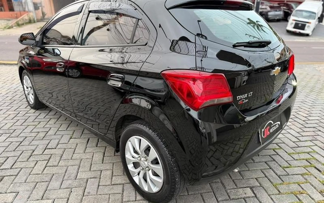 imagem-https://www.socarrao.com.br/sc-vehicle-images-prod/4176630/1790629282421-8492496_9_B_42df9d5554.jpeg