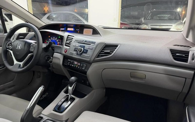 imagem-https://www.socarrao.com.br/sc-vehicle-images-prod/4177125/1790633798096-8436923_14_B_266bce4070.jpeg
