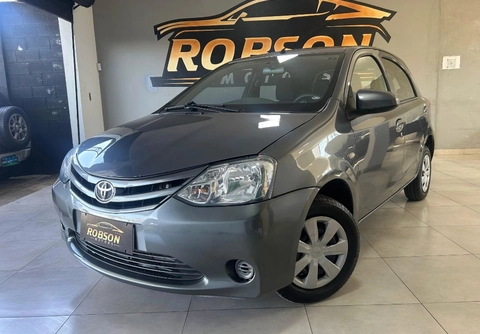 Toyota Etios 2014 Cinza — foto 1 de 3