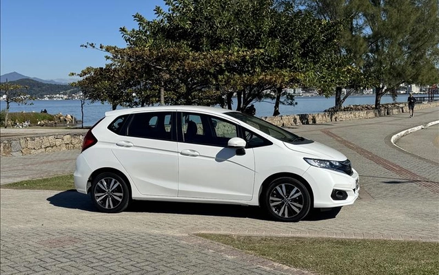 imagem-https://www.socarrao.com.br/sc-vehicle-images-prod/4177367/1790636490688-QTL-7160_04.jpg