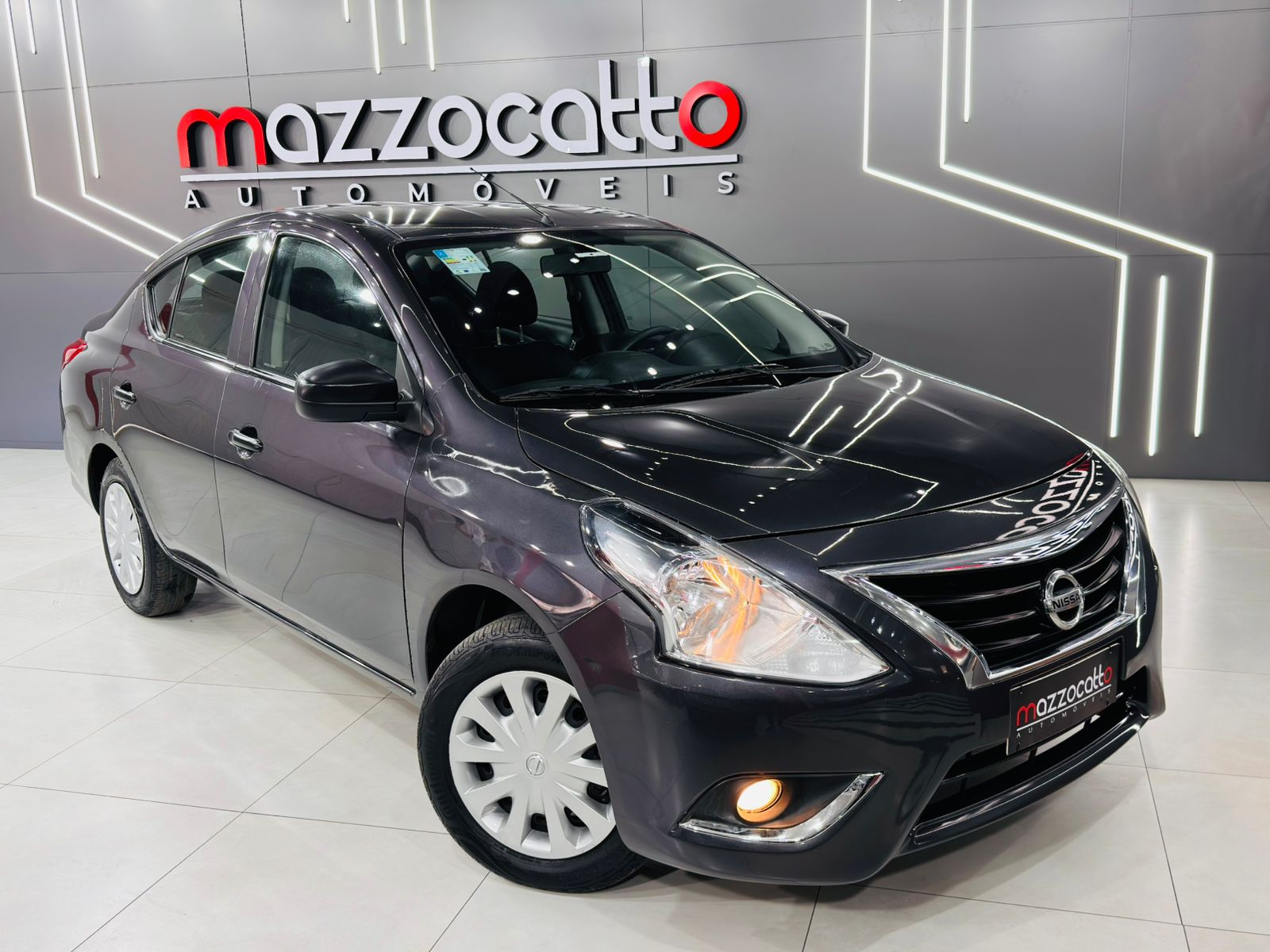 Nissan VERSA 2021 Cinza — foto 1 de 3