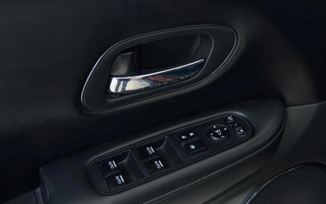 imagem-https://www.socarrao.com.br/sc-vehicle-images-prod/4177609/1791238231083-8500479_14_B_5ac5bd9036.jpeg