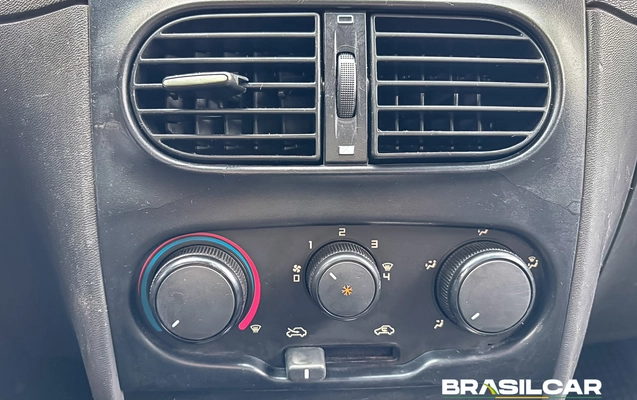 imagem-https://www.socarrao.com.br/sc-vehicle-images-prod/4177931/1790641436218-003_66bbfec706f371f17981cb02131a1c4e.jpg