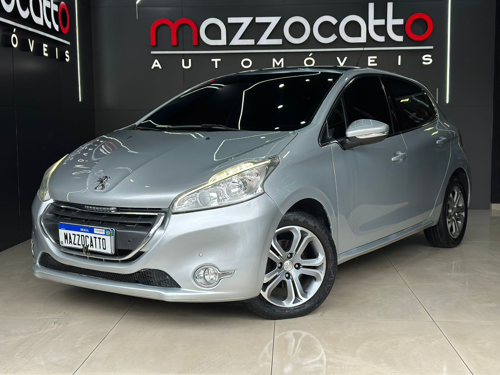 Peugeot 208 Griffe 1.6 Flex 16V 5p Mec. na cor Prata em Joinville / SC - 41786