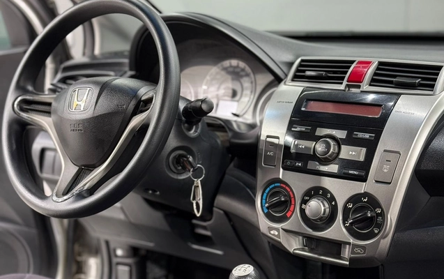 imagem-https://www.socarrao.com.br/sc-vehicle-images-prod/41797/1777062202366-003_17311765489736e40933046c3e1394df.jpeg