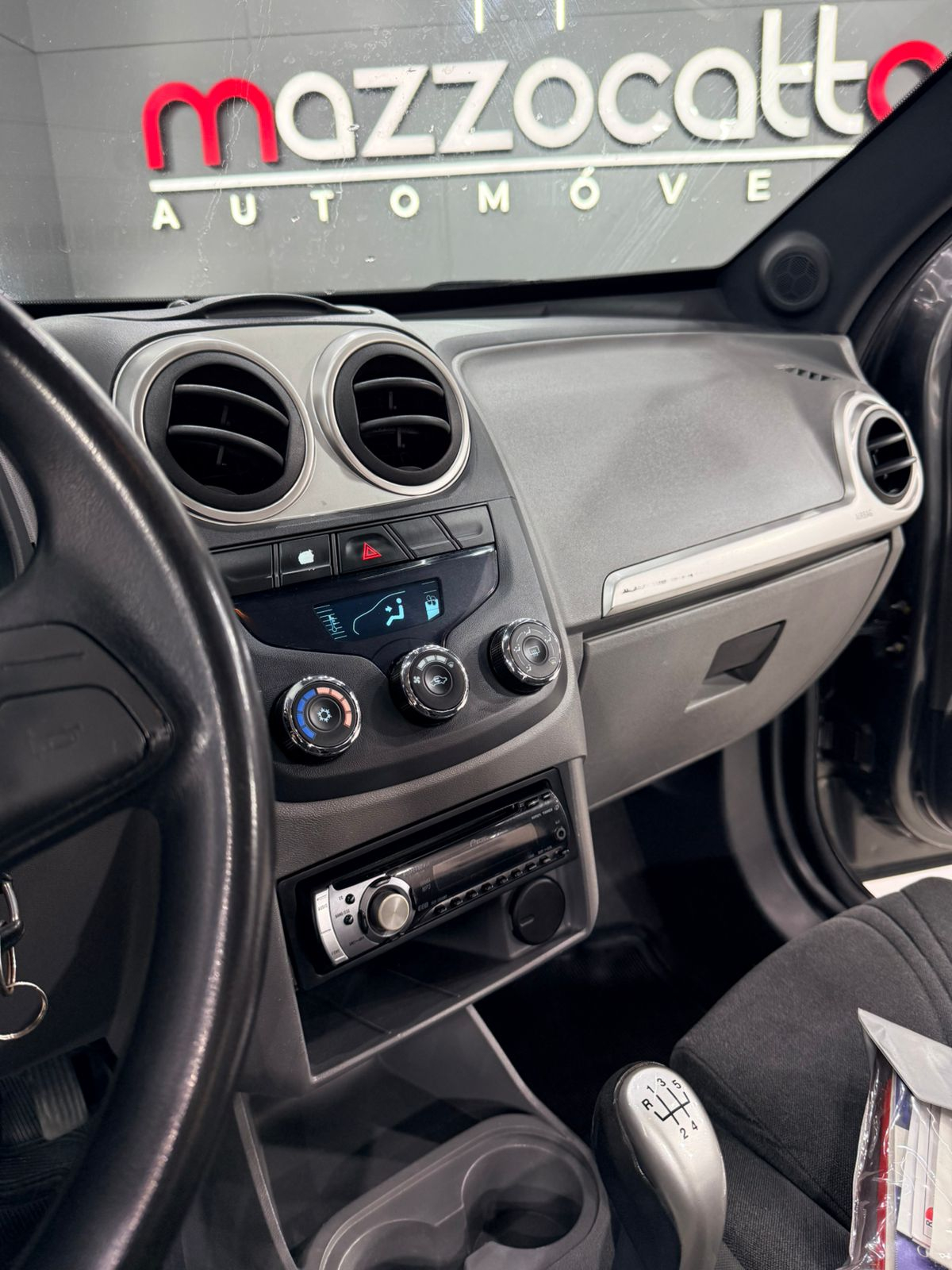 imagem-https://www.socarrao.com.br/sc-vehicle-images-prod/41802/1769988752361-7034474OR_1768996824_32_830.jpg