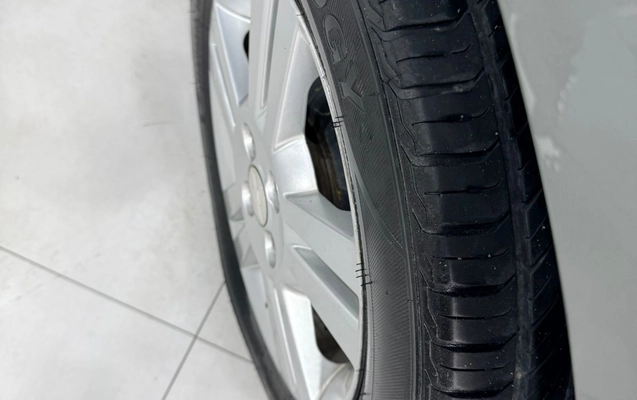 imagem-https://www.socarrao.com.br/sc-vehicle-images-prod/41802/1769988752361-7034474OR_1768996827_63_820.jpg
