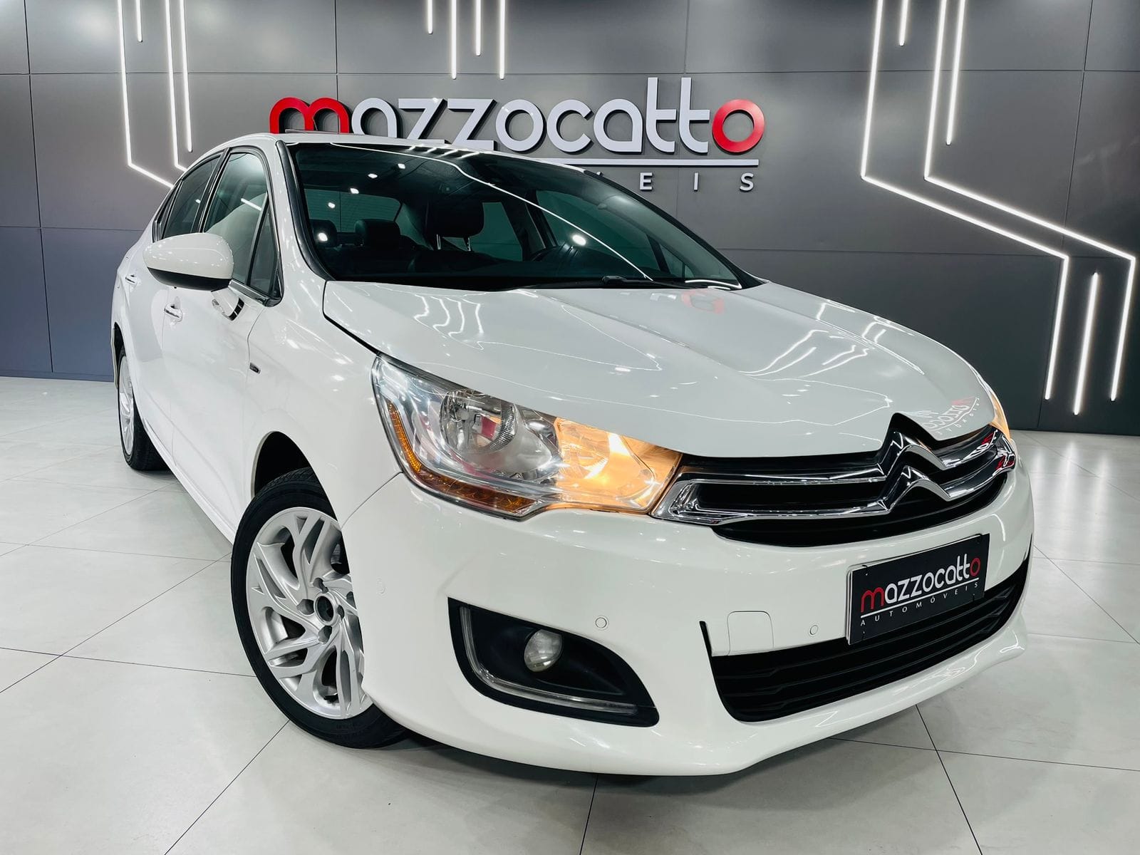 Citroën C4 Lounge 2015 Branco — foto 1 de 3