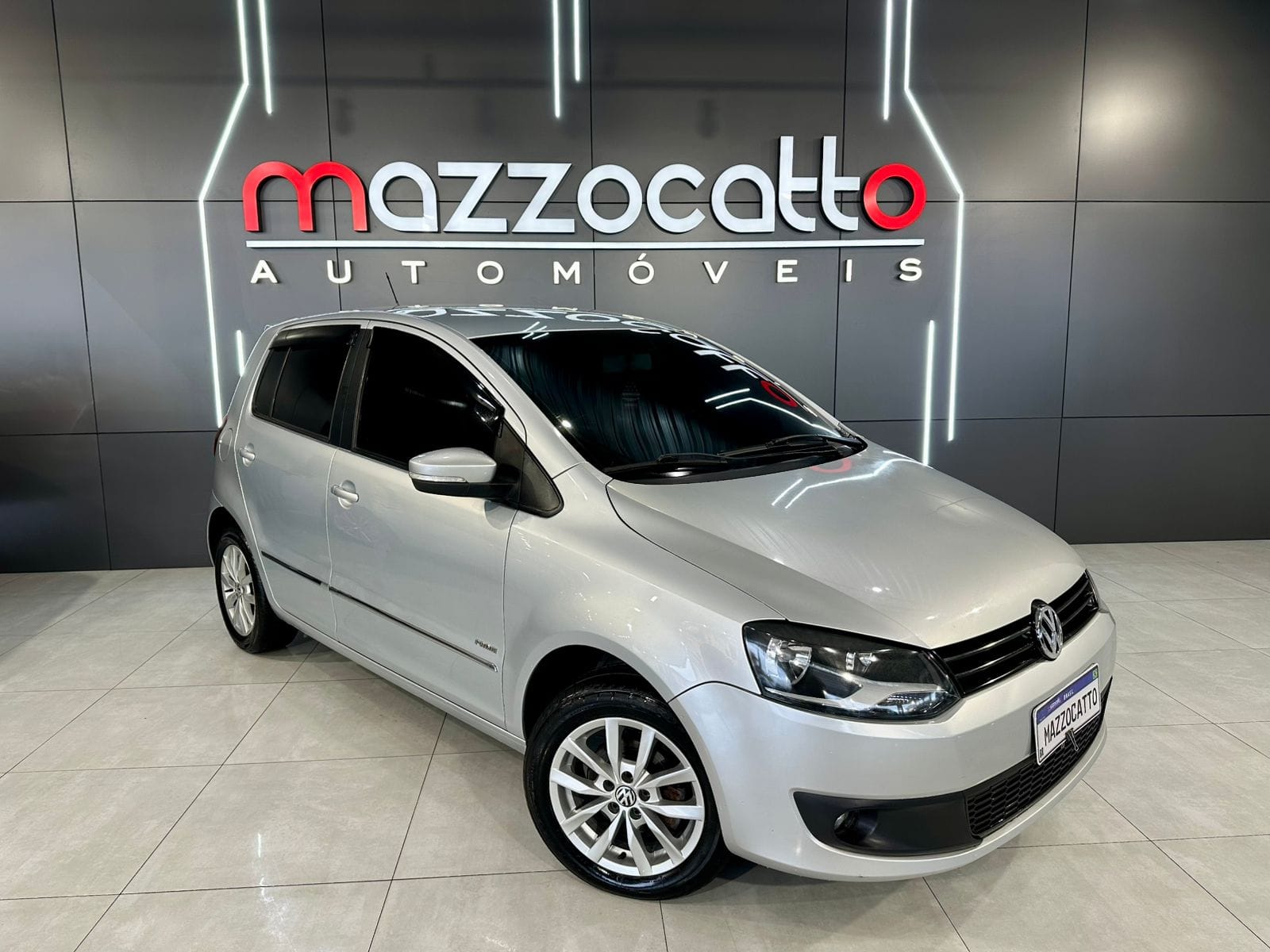 Volkswagen Fox 2013 Cinza — foto 1 de 3