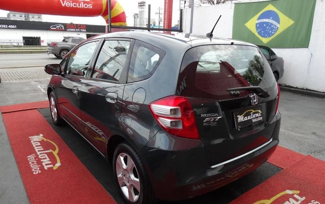 imagem-https://www.socarrao.com.br/sc-vehicle-images-prod/4187288/1790788425979-8491291_17_B_a294f6c73a.jpeg