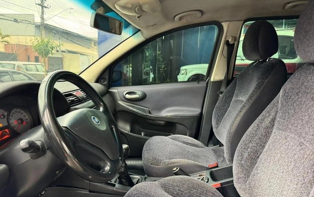 imagem-https://www.socarrao.com.br/sc-vehicle-images-prod/4187359/1790684229593-8505548_13_B_301a9c56ba.jpeg