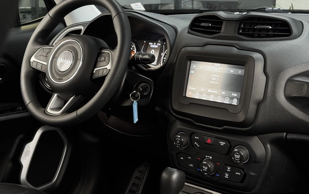 imagem-https://www.socarrao.com.br/sc-vehicle-images-prod/4187582/1790684711331-1_070808.jpg