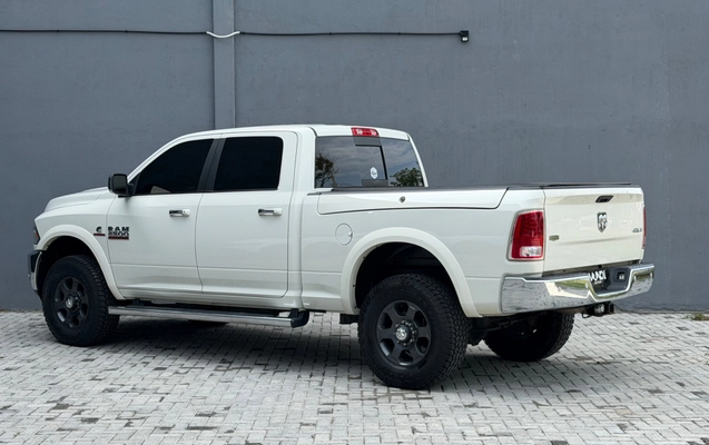 imagem-https://www.socarrao.com.br/sc-vehicle-images-prod/4187584/1790684720615-8ef994ed-ea8d-461c-abbd-a43b17e87579.jpg