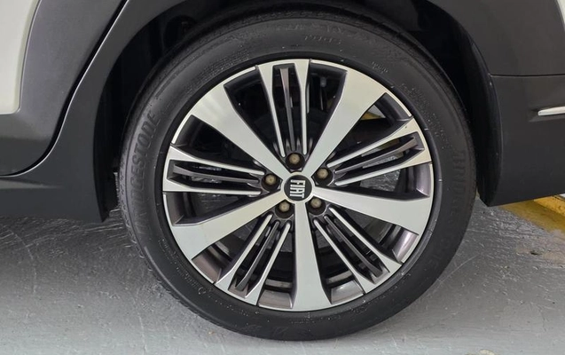 imagem-https://www.socarrao.com.br/sc-vehicle-images-prod/4188629/1790686931240-8505551_11_B_363c3413df.jpeg