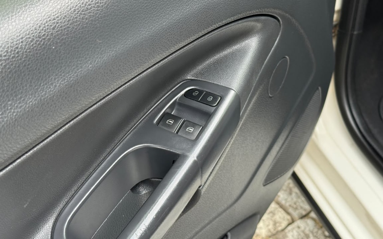 imagem-https://www.socarrao.com.br/sc-vehicle-images-prod/4188634/1790686967337-V2hhdHNBcHAgSW1hZ2UgMjAyNi0wOS0yOSBhdCAwOS40OC4wOSAoMikuanBlZw.jpeg