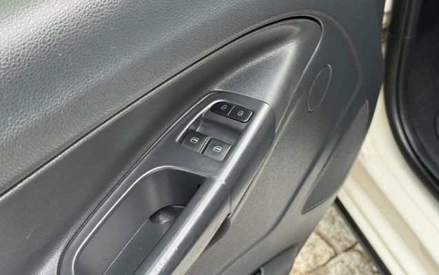imagem-https://www.socarrao.com.br/sc-vehicle-images-prod/4188634/1790686967337-V2hhdHNBcHAgSW1hZ2UgMjAyNi0wOS0yOSBhdCAwOS40OC4wOSAoMikuanBlZw.jpeg