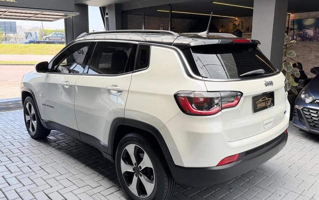 imagem-https://www.socarrao.com.br/sc-vehicle-images-prod/4188669/1790687052393-8516489_10_B_812ea9872b.jpeg